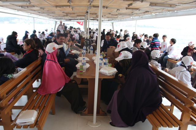 Afrikalı çocuklar Miniaturk'ü Ve Boğaziçini Gezdi