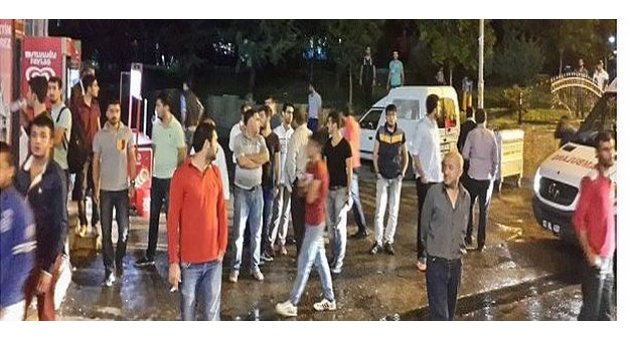 Adıyaman'da Olaylı Gecede 18 Polis 2 Gazeteci Yaralandı.