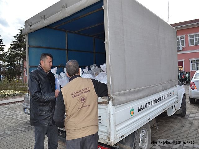 Büyükşehir Belediyesi’nin Suriyeli Mültecilere yardımları devam ediyor