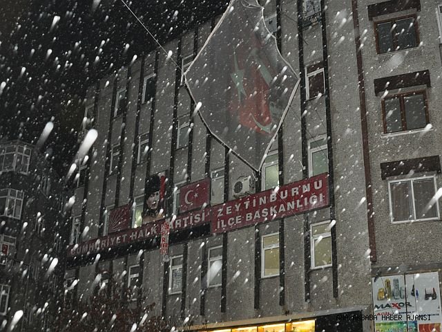 Chp Zeytinburnu'nun Afiş mekanizması namus meselesi oldu