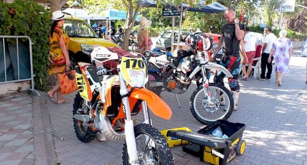 Endurocular Zorlu Parkurun Yanı Sıra Yağmurla Da Mücadele Edecek