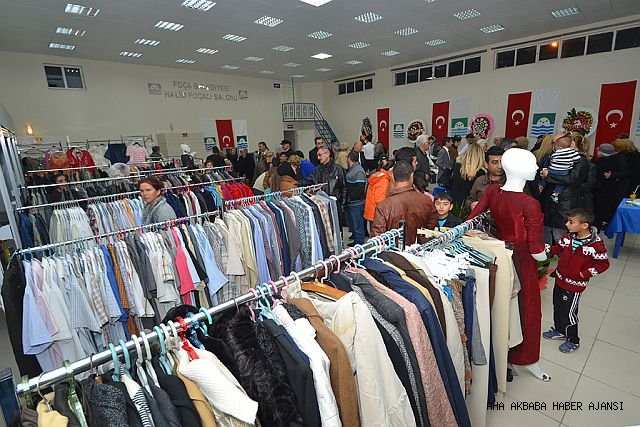 Foça’da Yardımlaşmanın Adresi “Sosyal Market”