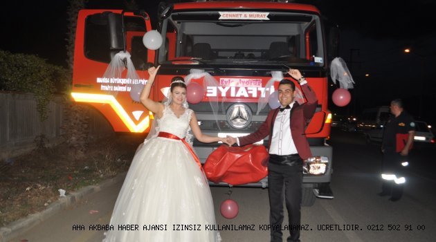 İTFAİYE ERİ, İTFAİYE ARACINI GELİN ARABASI YAPTI