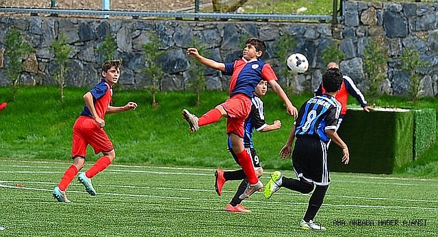 İzmir'de Büyük Şölen Başladı