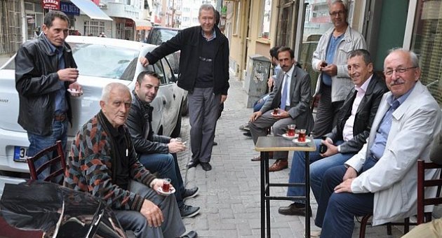 Kadir Abi Mesaiye Sabah Namazında Başlıyor