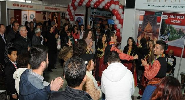 Niğde Günlerinde Mahalli Sanatçı Rüzgarı