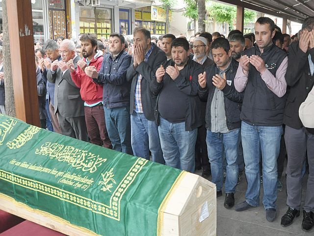 Nisa Tekin ebedi hayata dualarla uğurlandı