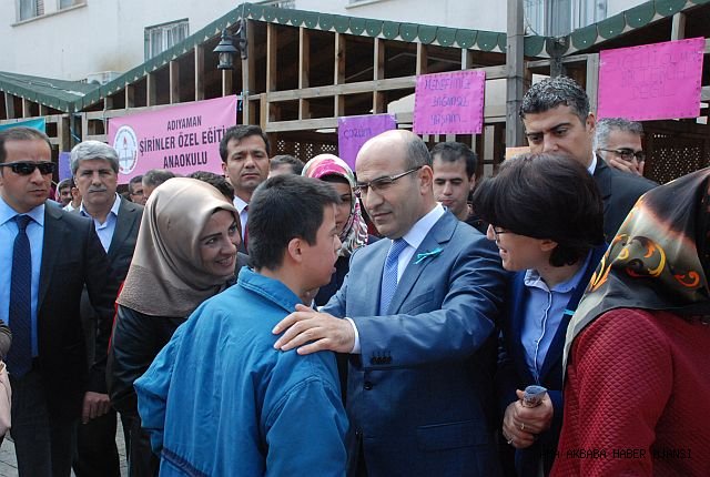 Otistik Çocuklar Kermesine Yoğun İlgi
