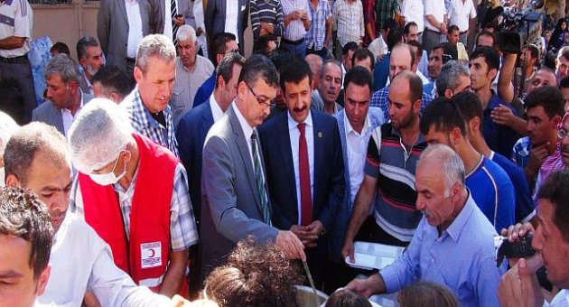 Şanlıurfa'da Kobanili Misafirlere Tirit İkramı