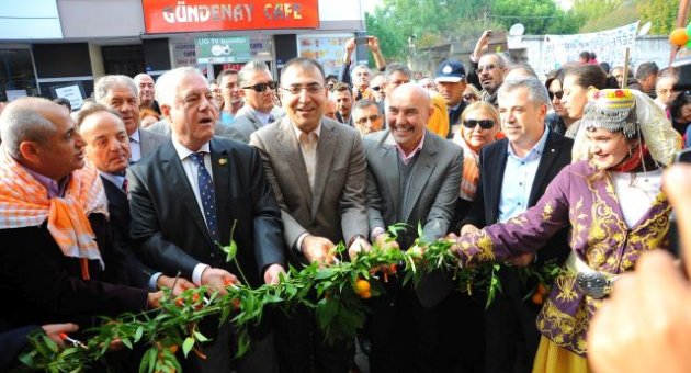 SEFERİHİSAR TURUNCU BAYRAMI COŞKUYLA KUTLADI