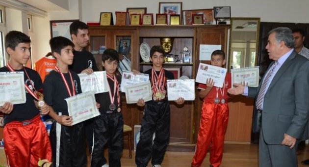 Sevgiye Uzanan Eller Projesi Başarıdan Başarıya Koşuyor