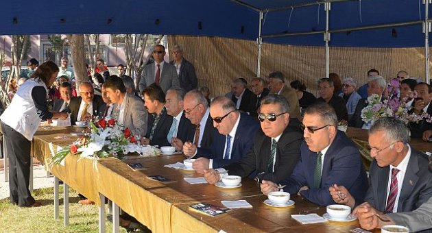 Yüreğir Cem Kültür Derneği Geleneksel Aşure Etkinliği Düzenledi